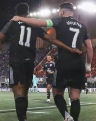 欧联杯疯狂一夜：维拉造惨案 西甲意甲团灭 半决赛无一支传统豪门