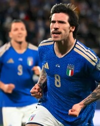 意大利出局竟成曼联良机！身价1亿英镑，红魔盯上英超全能中场