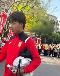 李镇全新签约法甲欧塞尔，重庆铜梁龙备战深圳之战成焦点